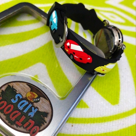 ✨🆕✨ Bass Pro Shops Outdoor Kids Watch - Picture 2 of 7